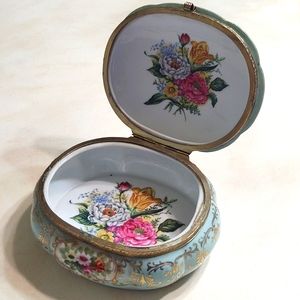 Antique French Porcelain Trinket/Pill Box